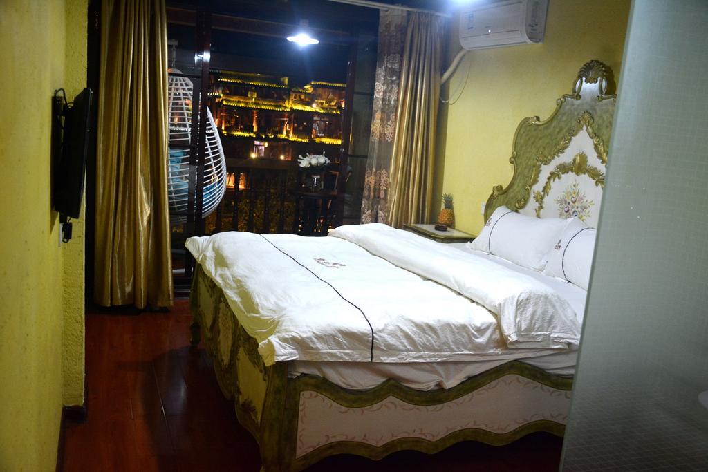 Fenghuang 1St Apartment Exterior photo