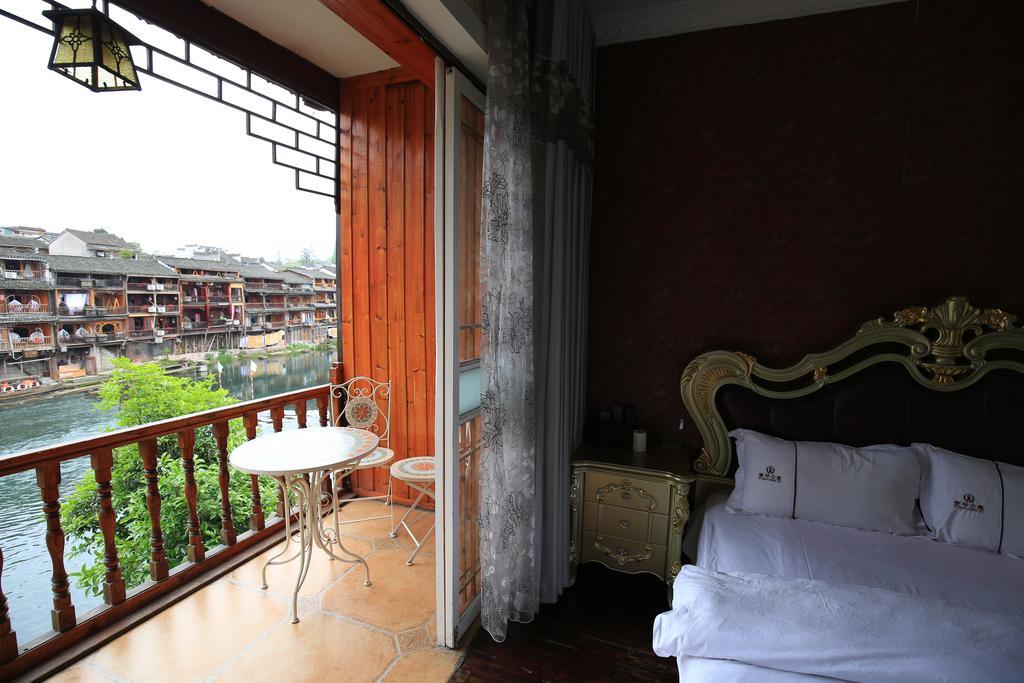 Fenghuang 1St Apartment Exterior photo